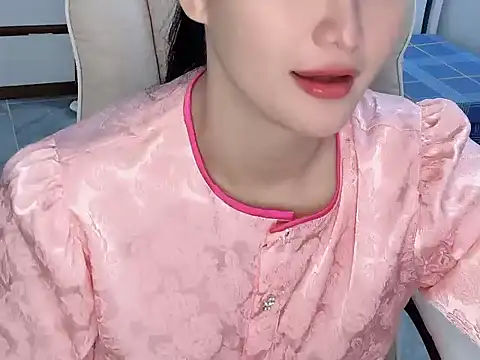 AmyLinee 1 online show from 06/19/26, 04:18