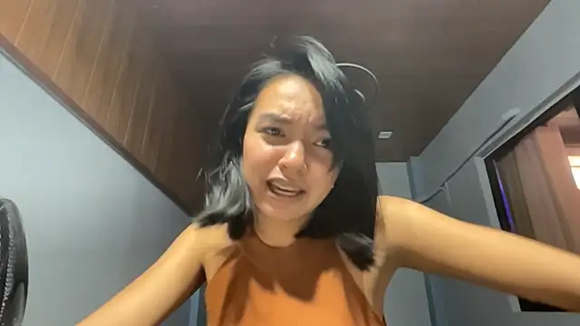 Snapshot of NoreenPierotti chatting on 03/31/26, 03:03 NoreenPierotti online show from 03/31/26, 03:03