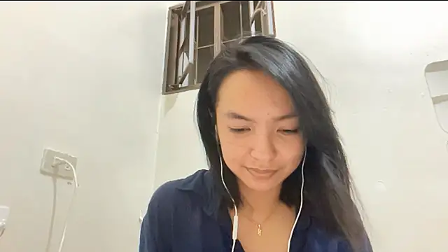 Snapshot of NoreenPierotti chatting on 04/13/26, 01:15 NoreenPierotti online show from 04/13/26, 01:15