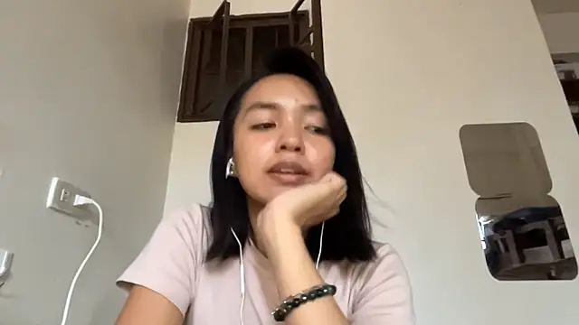 Snapshot of NoreenPierotti chatting on 04/07/26, 09:11 NoreenPierotti online show from 04/07/26, 09:11