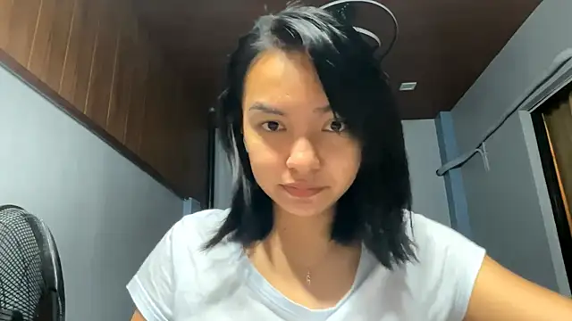 Snapshot of NoreenPierotti chatting on 04/01/26, 01:01 NoreenPierotti online show from 04/01/26, 01:01