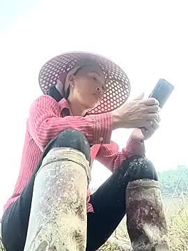 Snapshot of NIANIAKUTE chatting on 04/08/26, 09:33 NIANIAKUTE online show from 04/08/26, 09:33