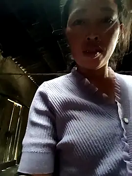 Snapshot of NIANIAKUTE chatting on 04/13/26, 12:36 NIANIAKUTE online show from 04/13/26, 12:36