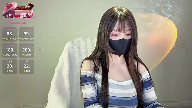 yueyue-7777 online show from 04/12/26, 12:19