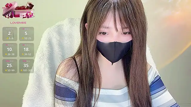 yueyue-7777 online show from 04/13/26, 01:42