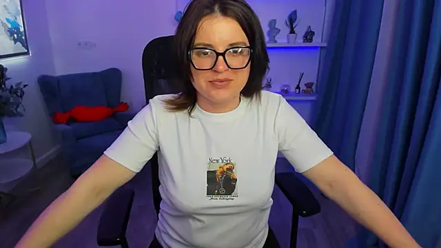 AmeliaDateri online show from 04/01/26, 07:11