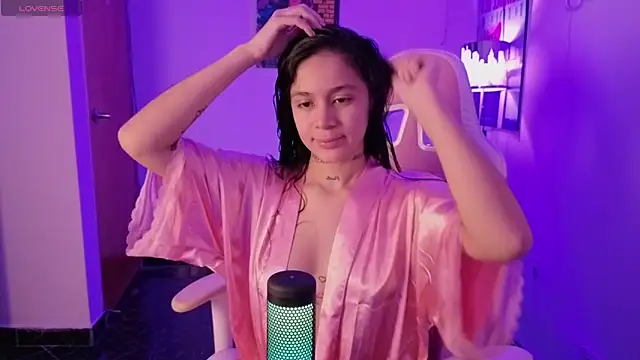 Snapshot of Oliviasims chatting on 03/23/26, 08:52 Oliviasims online show from 03/23/26, 08:52