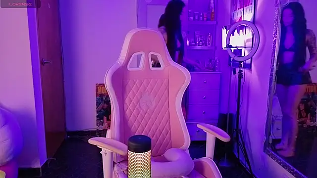 Oliviasims online show from 04/27/26, 08:29