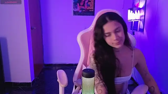 Snapshot of Oliviasims chatting on 03/22/26, 12:47 Oliviasims online show from 03/22/26, 12:47