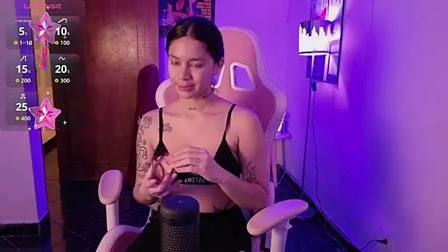 Snapshot of Oliviasims chatting on 04/06/26, 09:49 Oliviasims online show from 04/06/26, 09:49