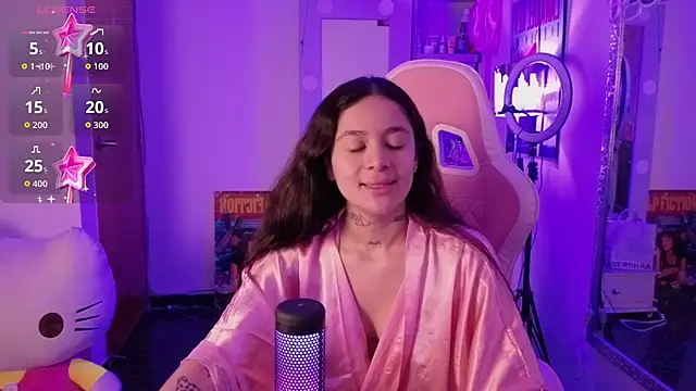 Snapshot of Oliviasims chatting on 04/13/26, 10:47 Oliviasims online show from 04/13/26, 10:47