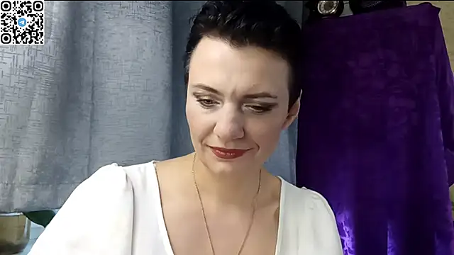 HotMamaQueen234 online show from 04/19/26, 01:12