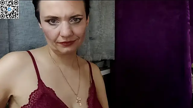 HotMamaQueen234 online show from 04/15/26, 08:09