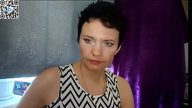 HotMamaQueen234 online show from 06/18/26, 11:59