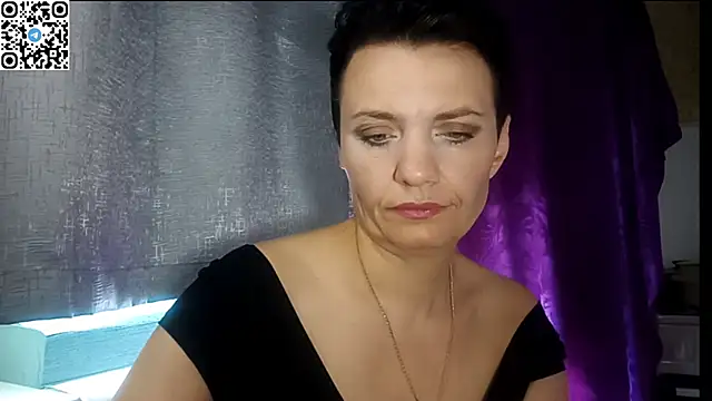 HotMamaQueen234 online show from 07/07/26, 01:36