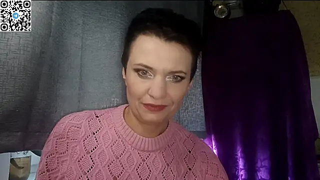 HotMamaQueen234 online show from 04/25/26, 12:30