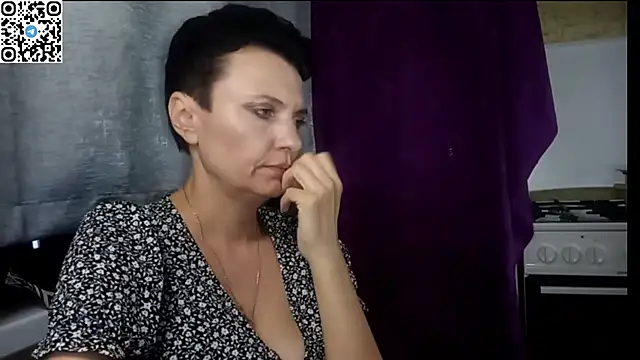 HotMamaQueen234 online show from 06/25/26, 11:54
