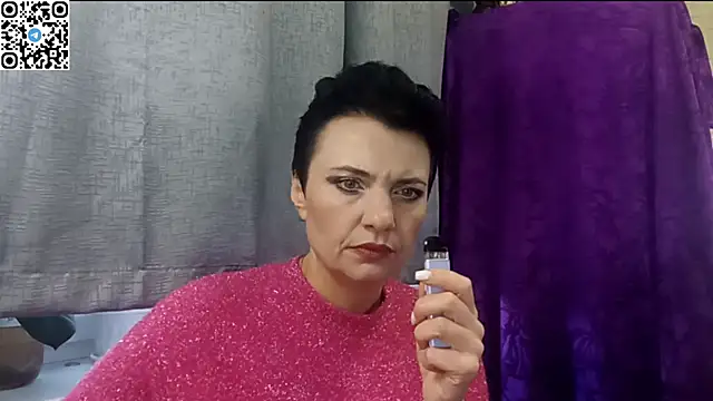 HotMamaQueen234 online show from 04/21/26, 01:39