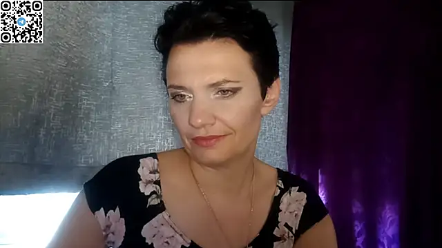 HotMamaQueen234 online show from 06/11/26, 11:07