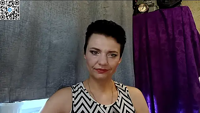 HotMamaQueen234 online show from 05/22/26, 09:40