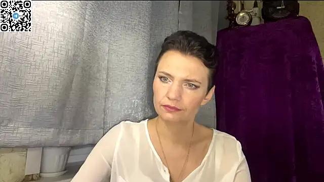 HotMamaQueen234 online show from 05/25/26, 09:02