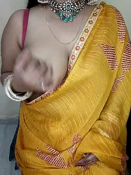 Snapshot of Miss_roohi chatting on 04/04/26, 06:09 Miss roohi online show from 04/04/26, 06:09