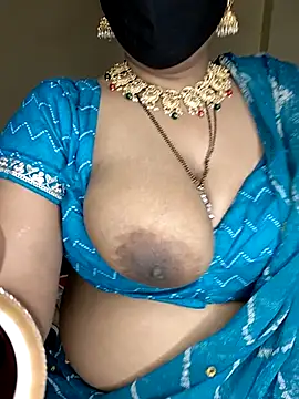 Snapshot of Miss_roohi chatting on 05/15/26, 05:27 Miss roohi online show from 05/15/26, 05:27