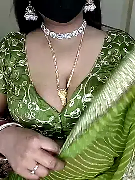 Snapshot of Miss_roohi chatting on 04/24/26, 05:31 Miss roohi online show from 04/24/26, 05:31