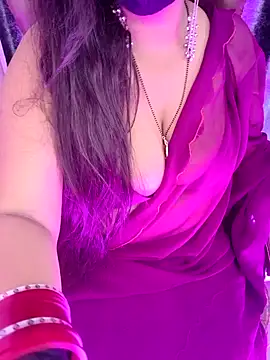 Snapshot of Miss_roohi chatting on 03/25/26, 08:35 Miss roohi online show from 03/25/26, 08:35