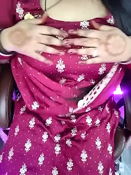 Snapshot of Miss_roohi chatting on 03/26/26, 07:17 Miss roohi online show from 03/26/26, 07:17