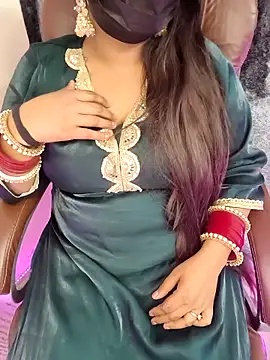 Snapshot of Miss_roohi chatting on 03/17/26, 08:50 Miss roohi online show from 03/17/26, 08:50