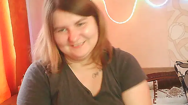 Snapshot of Minisstra chatting on 04/10/26, 12:12 Minisstra online show from 04/10/26, 12:12