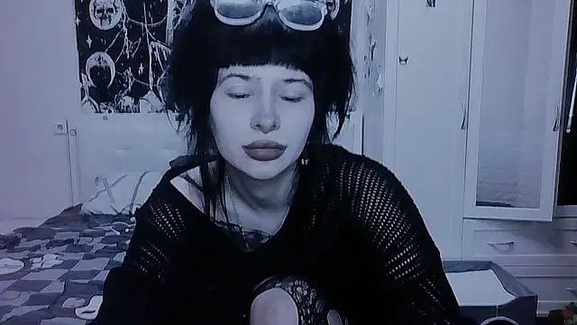 Snapshot of AllisonDeetz chatting on 05/12/26, 04:24 AllisonDeetz online show from 05/12/26, 04:24