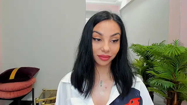 Snapshot of MissSiennaa chatting on 04/03/26, 06:20 MissSiennaa online show from 04/03/26, 06:20