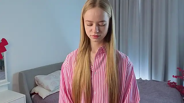 IselaObanner online show from 03/24/26, 06:13