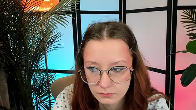 Snapshot of AmelieViolet chatting on 06/25/26, 03:15 AmelieViolet online show from 06/25/26, 03:15