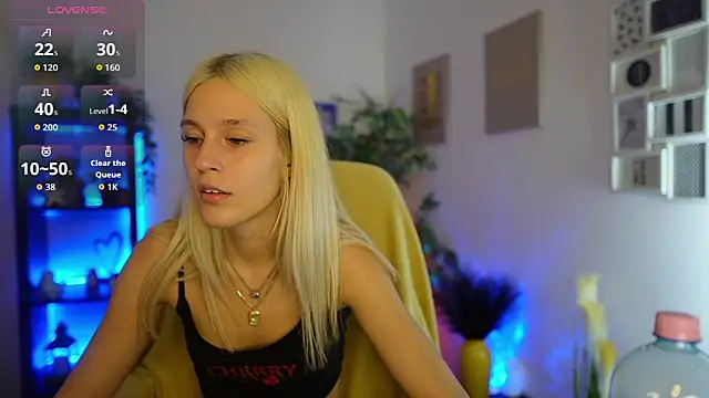 Snapshot of Luna_Grace18 chatting on 06/18/26, 01:27 Luna Grace18 online show from 06/18/26, 01:27