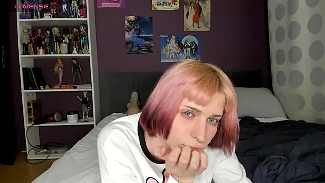 Snapshot of sweet_peach___ chatting on 04/26/26, 06:27 sweet peach online show from 04/26/26, 06:27
