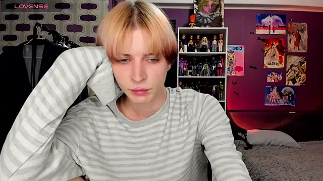 Snapshot of sweet_peach___ chatting on 06/19/26, 08:47 sweet peach online show from 06/19/26, 08:47