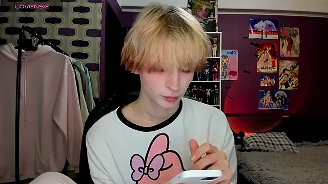 Snapshot of sweet_peach___ chatting on 07/04/26, 07:51 sweet peach online show from 07/04/26, 07:51