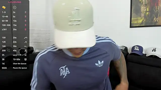 Snapshot of sweetlatinoboy chatting on 03/19/26, 10:26 sweetlatinoboy online show from 03/19/26, 10:26