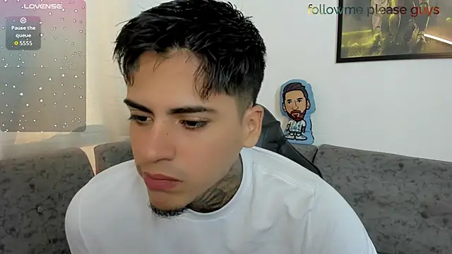 Snapshot of sweetlatinoboy chatting on 06/20/26, 12:21 sweetlatinoboy online show from 06/20/26, 12:21
