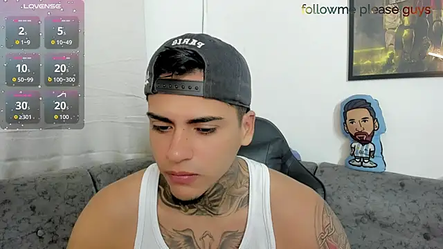 Snapshot of sweetlatinoboy chatting on 06/26/26, 09:15 sweetlatinoboy online show from 06/26/26, 09:15