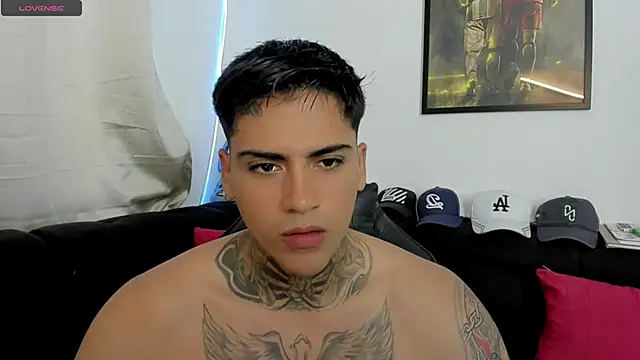 Snapshot of sweetlatinoboy chatting on 03/16/26, 02:53 sweetlatinoboy online show from 03/16/26, 02:53