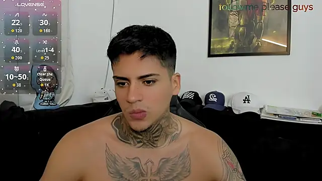 Snapshot of sweetlatinoboy chatting on 04/17/26, 11:07 sweetlatinoboy online show from 04/17/26, 11:07