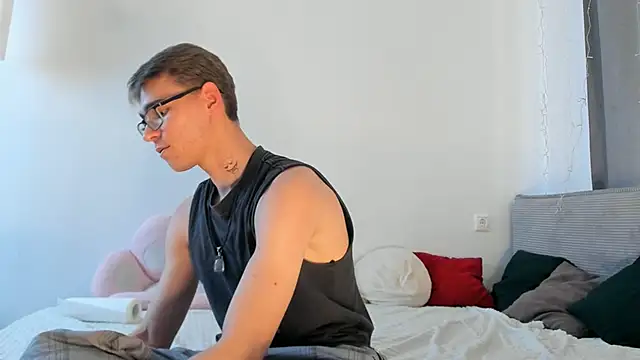 Shadow blink online show from 04/03/26, 01:06