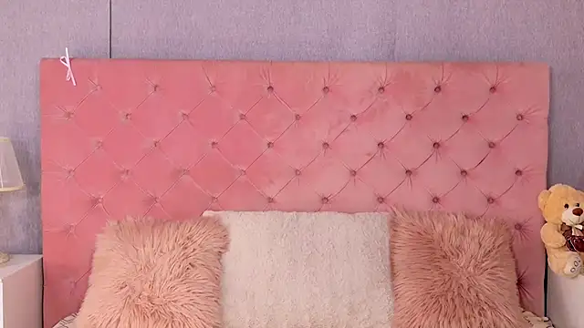 Snapshot of MilaLick chatting on 04/10/26, 06:20 MilaLick online show from 04/10/26, 06:20