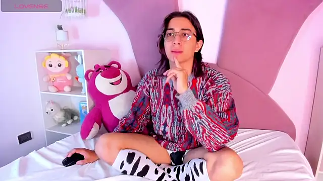 Snapshot of Keita_Moon chatting on 03/25/26, 12:15 Keita Moon online show from 03/25/26, 12:15