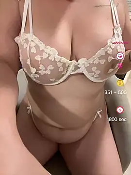 Snapshot of martinaa_cresa chatting on 07/04/26, 07:29 martinaa cresa online show from 07/04/26, 07:29