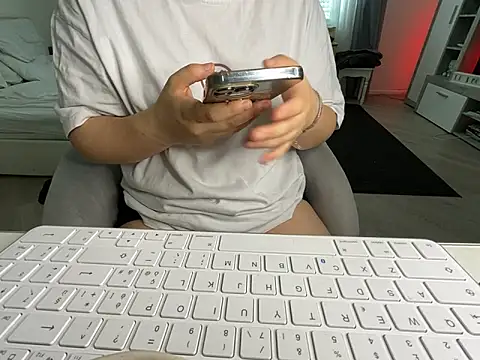 Snapshot of martinaa_cresa chatting on 05/30/26, 08:53 martinaa cresa online show from 05/30/26, 08:53